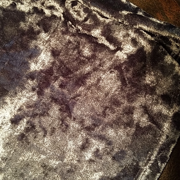 Off the Shoulder Crop Top - Picture 3 of 3